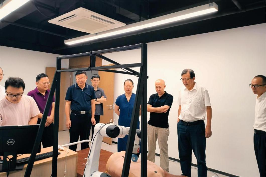 奥佳华“中医智能推拿机器人”项目通过验收